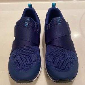 Tiem Cycle/Spin shoes Sz 7 NWOT